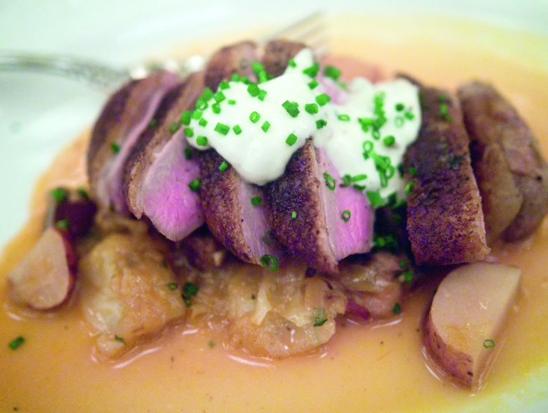 Добыть и приготовить. Дикие рецепты охотникаЯ обязательно буду угощать родных и друзей свежеприготовленной дичью и с радостью поделюсь с читателями несколькими рецептами. Возможно, они придутся вам по вкусу, и вы добавите их в список любимых блюд. Приятного аппетита и ни пуха, ни пера!