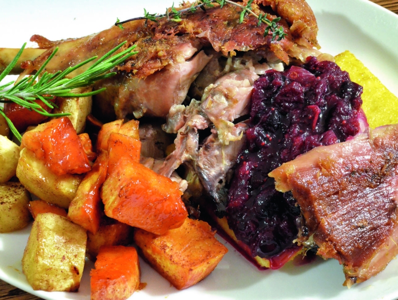 Добыть и приготовить. Дикие рецепты охотникаЯ обязательно буду угощать родных и друзей свежеприготовленной дичью и с радостью поделюсь с читателями несколькими рецептами. Возможно, они придутся вам по вкусу, и вы добавите их в список любимых блюд. Приятного аппетита и ни пуха, ни пера!