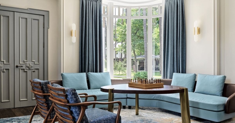 Преображение дома: из барочного замка — в светлый уютный интерьер для большой семьи