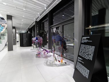 В галерее Hyundai Motorstudio новая выставка — «Мир на проводе»