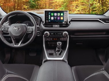 Toyota RAV4 стал еще доступнее