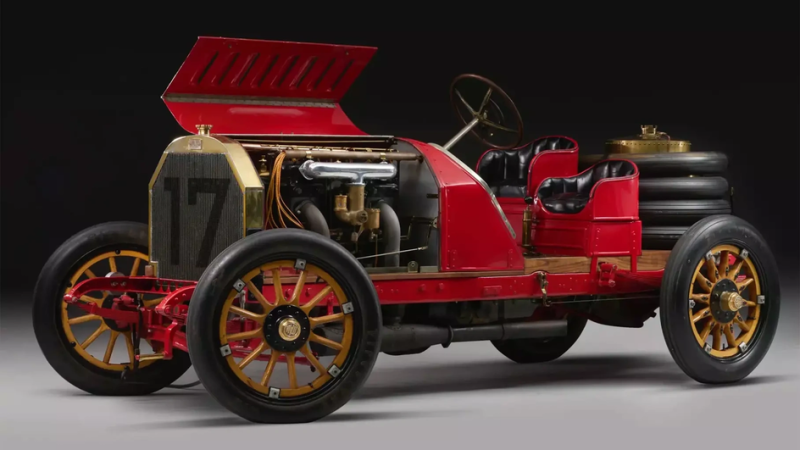 С молотка пустят 117-летний спорткар. У него 15-литровый мотор!